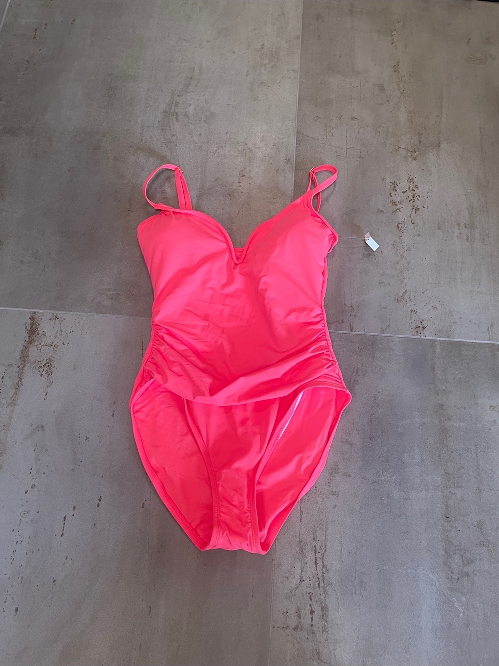 La Blanca One-Piece Swimsuit - Picture 3 of 6